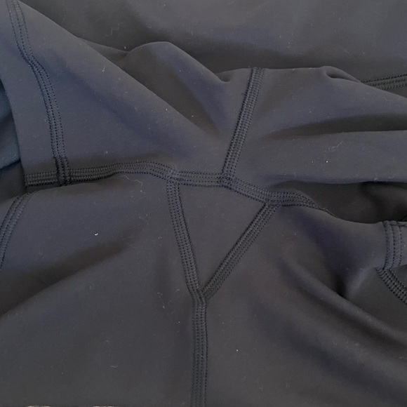 Lululemon shorts - Picture 4 of 6